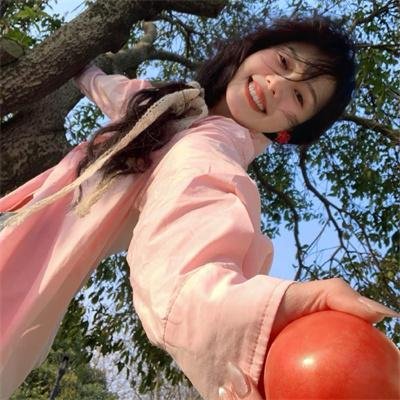 推动摇篮的手